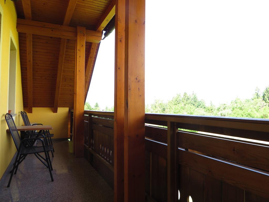 Country House Apat Sostanj Chambre photo