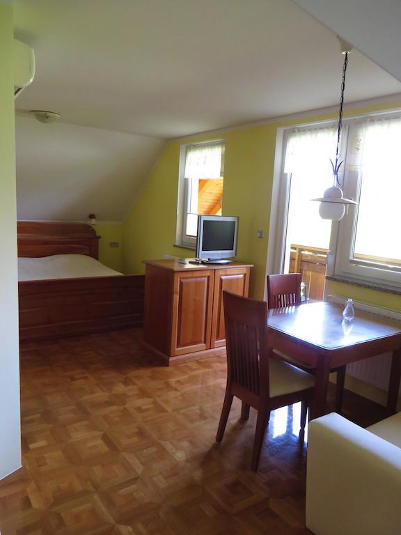 Country House Apat Sostanj Chambre photo
