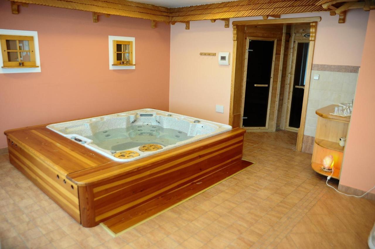 Country House Apat Sostanj Extérieur photo